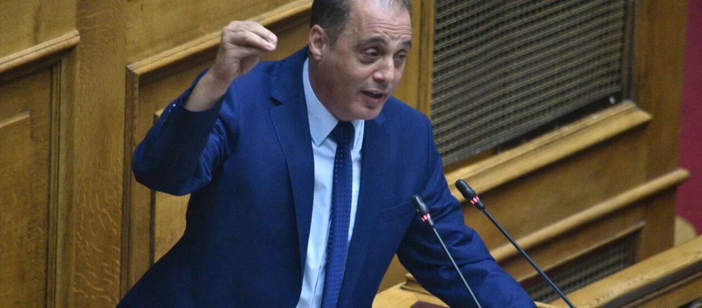 Αποχώρησε η «Ελληνική Λύση» από την Ολομέλεια: «Βρήκαν τον Ρασπούτιν και έκρυψαν τον Τσάρο»